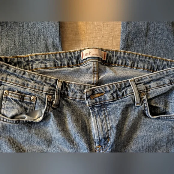 Women's LEI Jeans - Picture 2 of 3